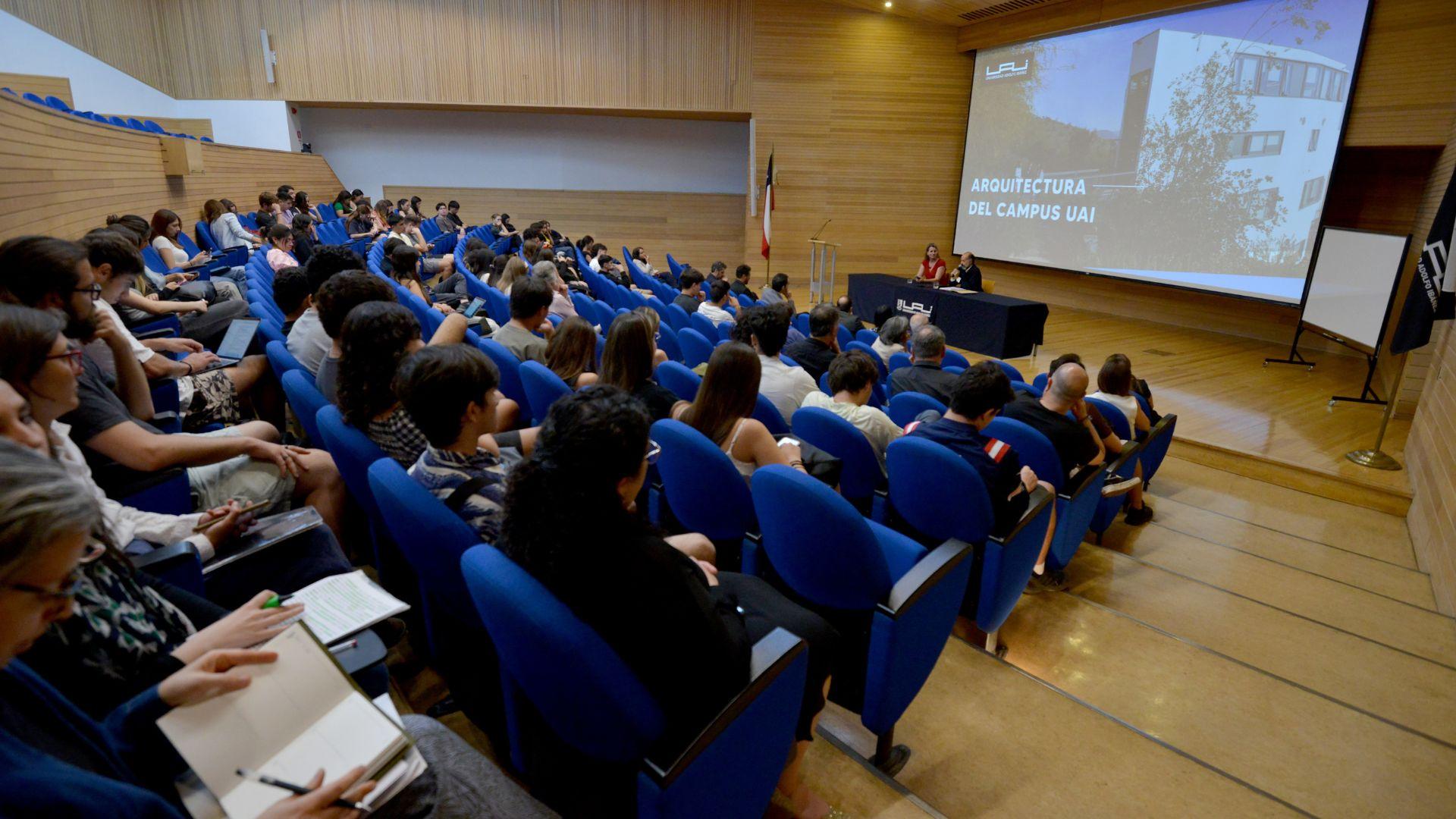 Descubriendo la arquitectura del campus UAI de Peñalolén: un espacio inspirador para el aprendizaje 