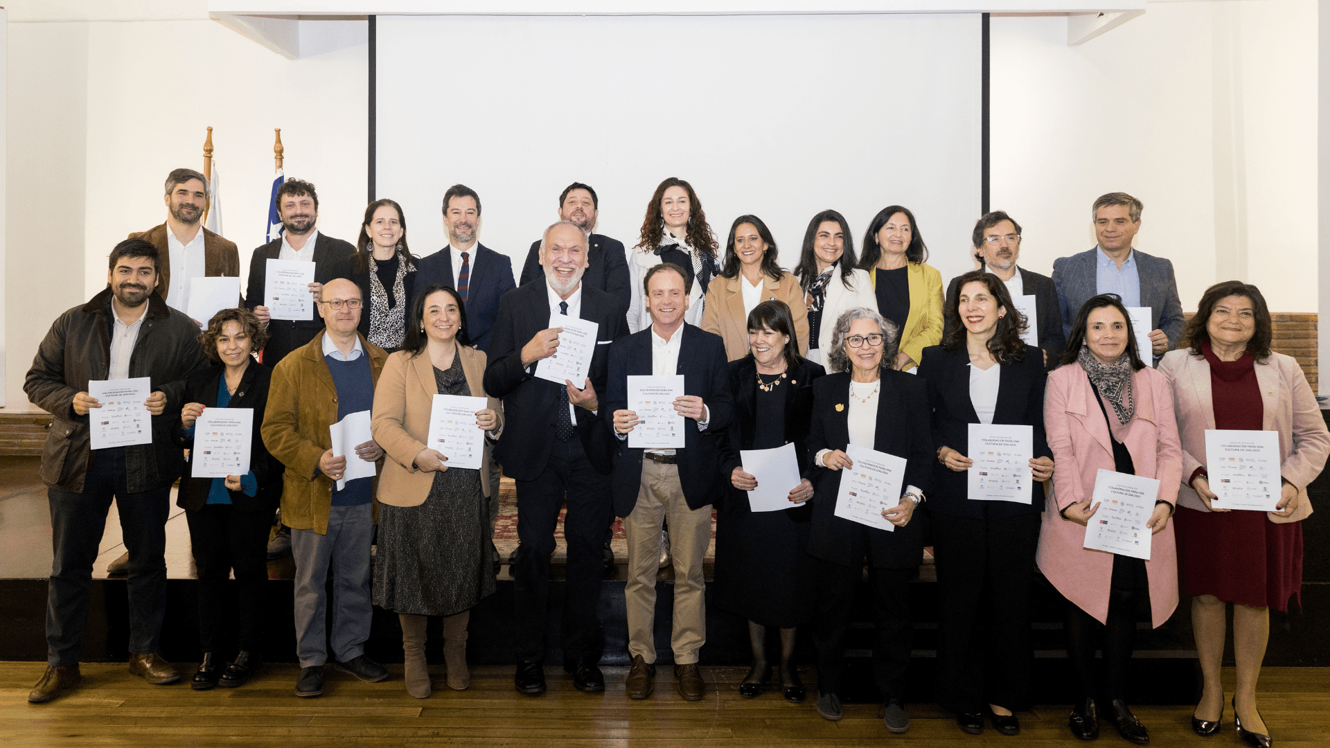 Universidad Adolfo Ibáñez suscribe compromiso nacional por la cultura del diálogo