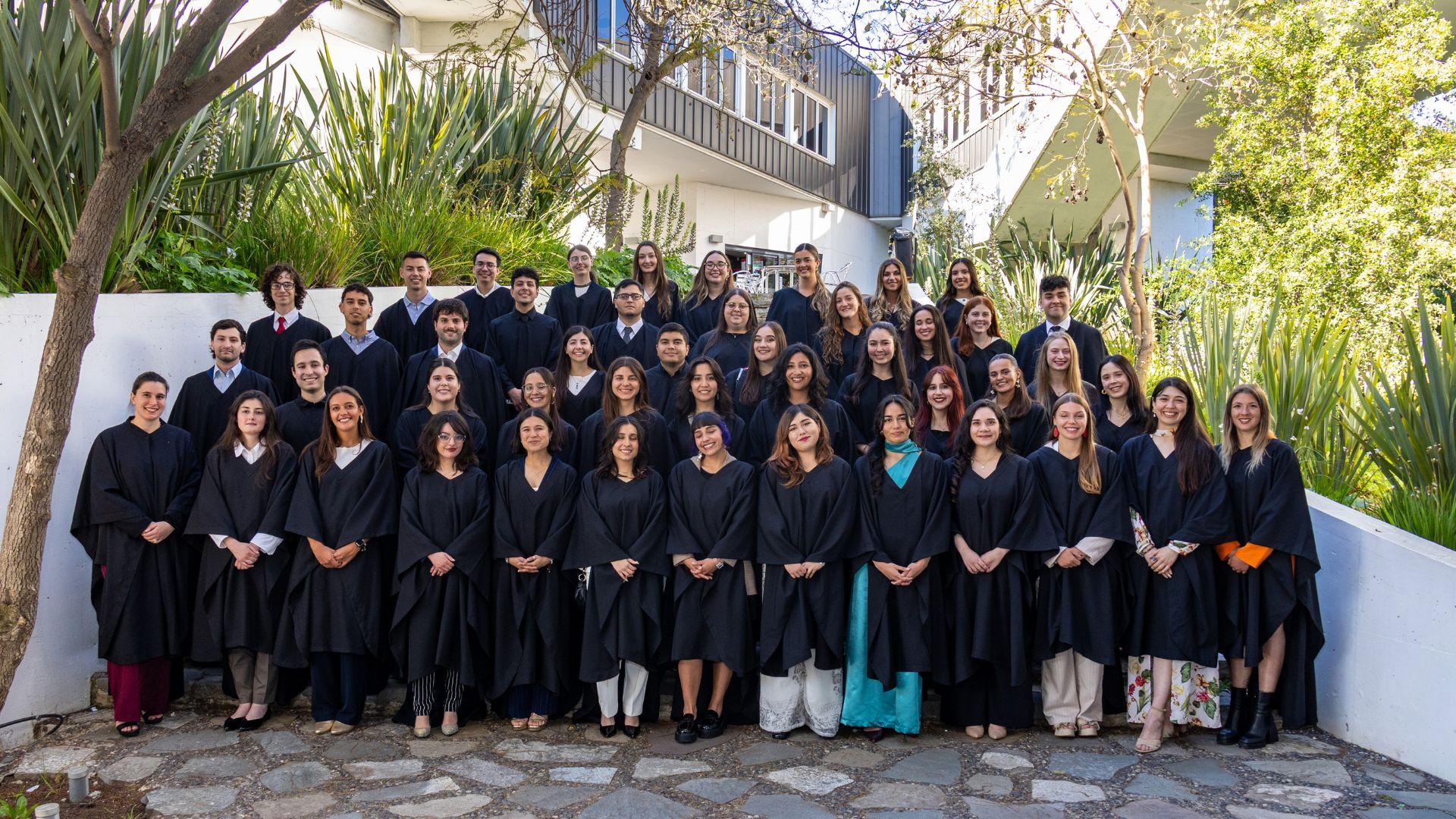 Nuevos psicólogos y psicólogas UAI celebran su titulación en el campus Viña del Mar