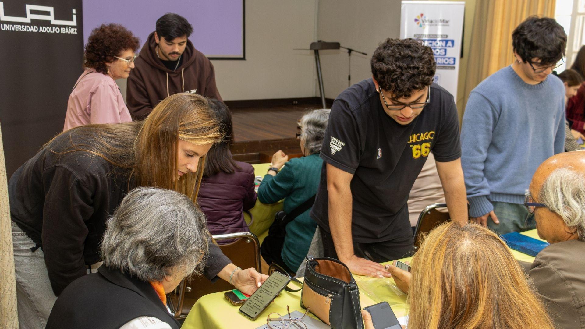 UAI acerca la Inteligencia Artificial a adultos mayores de Viña del Mar