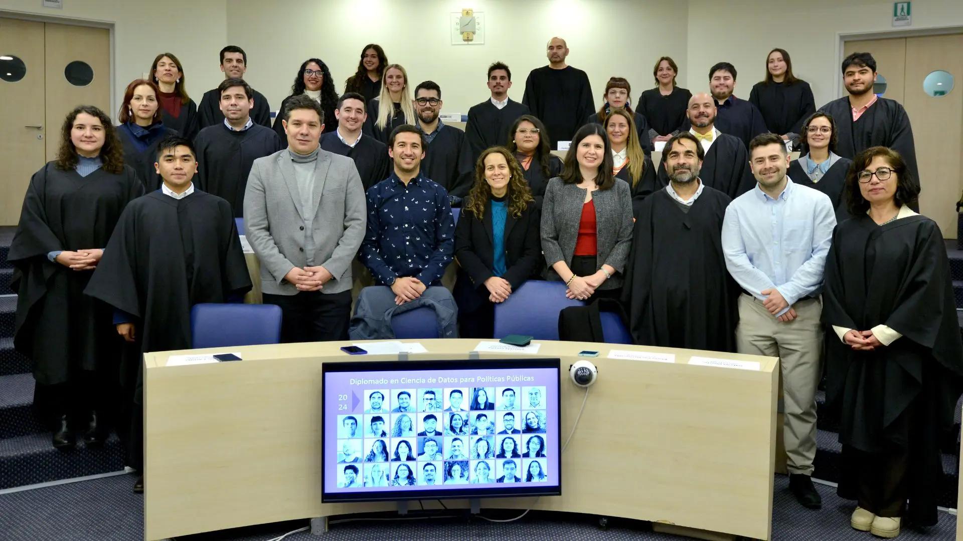 Diplomado de la Escuela de Gobierno forma líderes en ciencia de datos para el diseño de políticas públicas