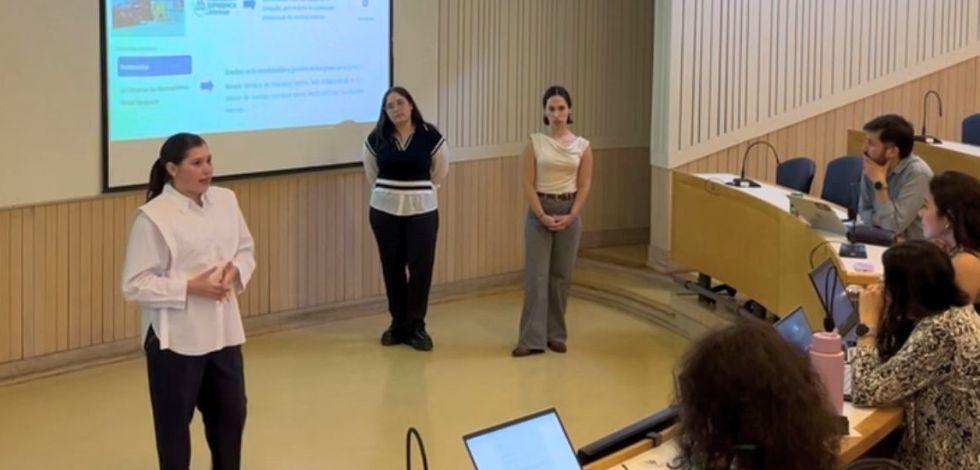 Estudiantes de Psicología UAI abordan situaciones reales través de Capstone 2