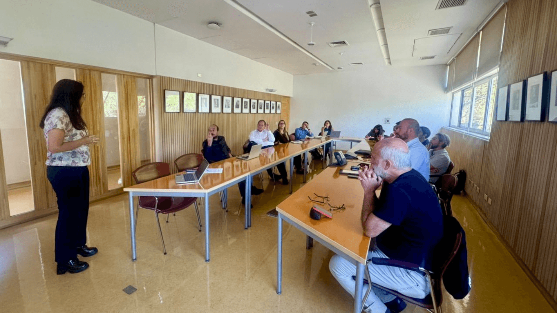 UAI impulsa plan institucional para fortalecer la transferencia de la investigación a la docencia