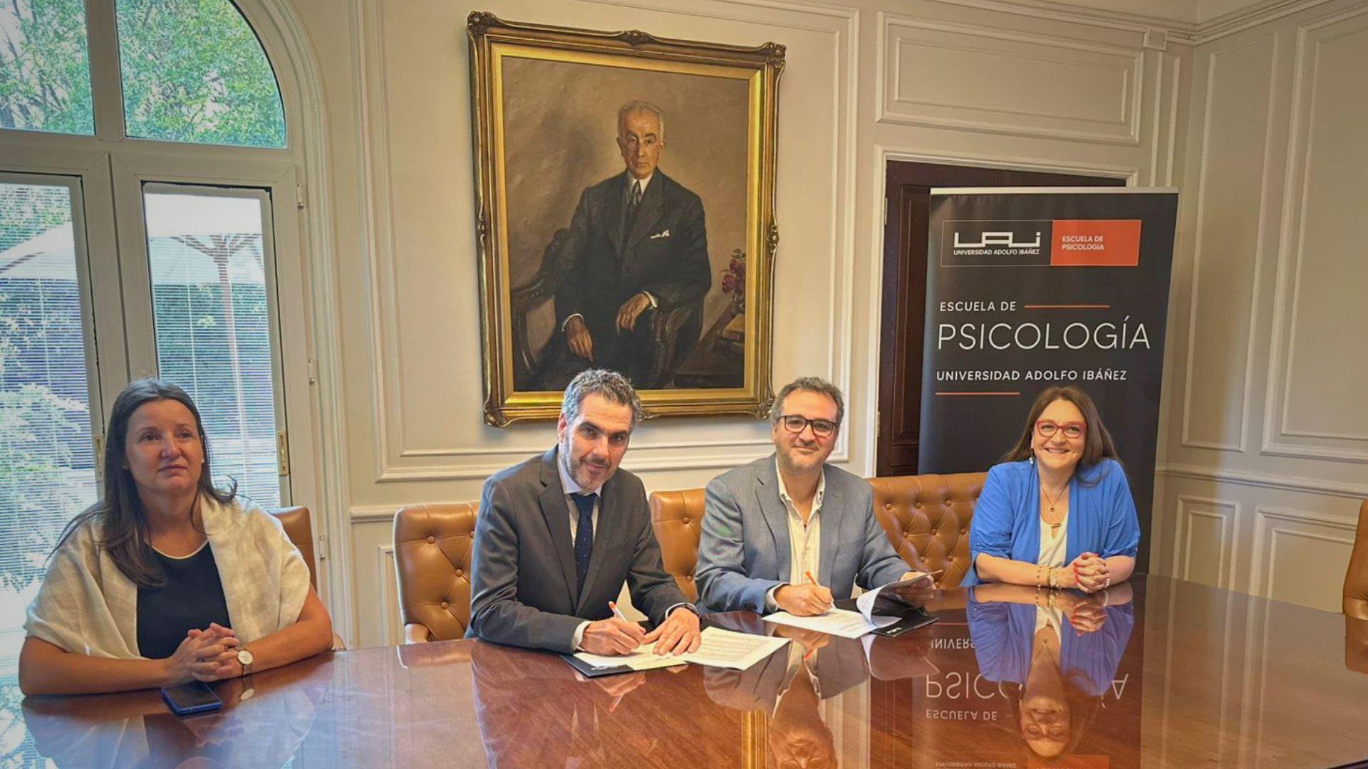 Escuela de Psicología UAI firma convenio estratégico con la Asociación de Psicoterapeutas EMDR Chile