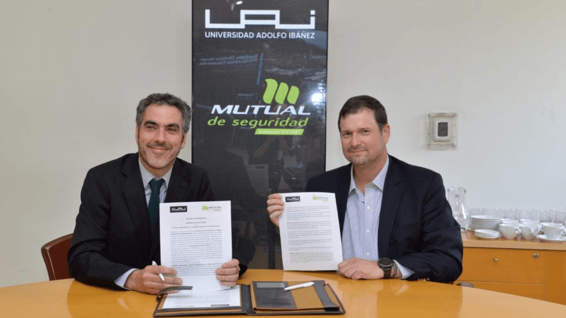 UAI y Mutual de Seguridad impulsan alianza para innovar en prevención laboral