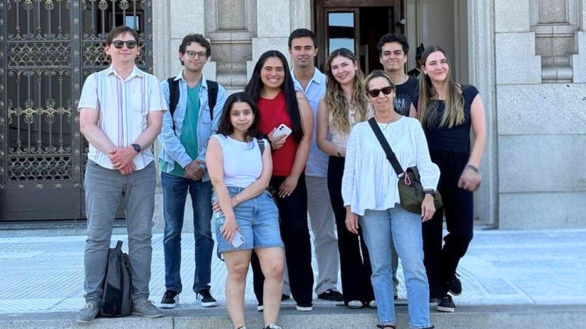 Estudiantes de Derecho UAI fortalecen su formación durante el verano con cursos en Chile y Uruguay