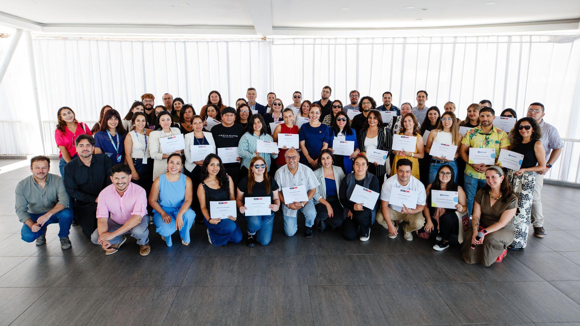 Programa de Ciudadanía Digital UAI capacita a docentes en bienestar digital infantil