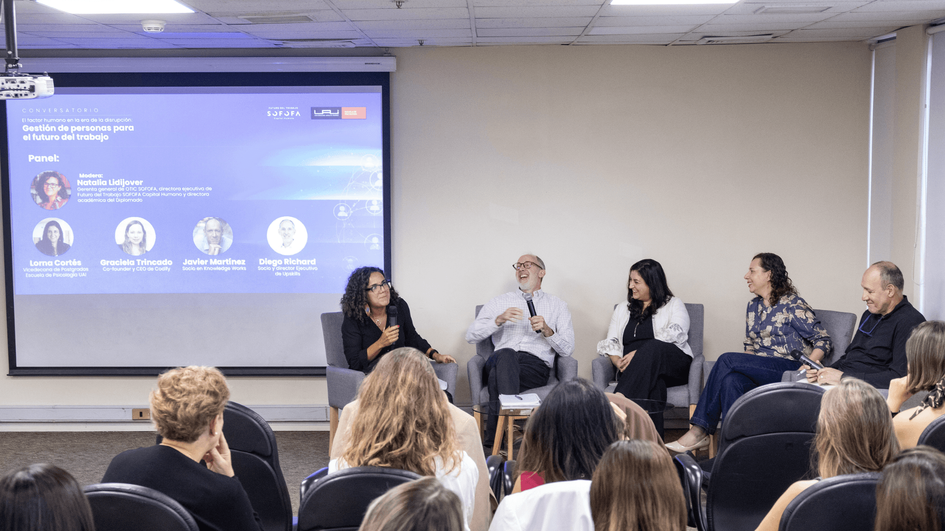Psicología UAI y SOFOFA abordan los desafíos del futuro del trabajo en charla conjunta
