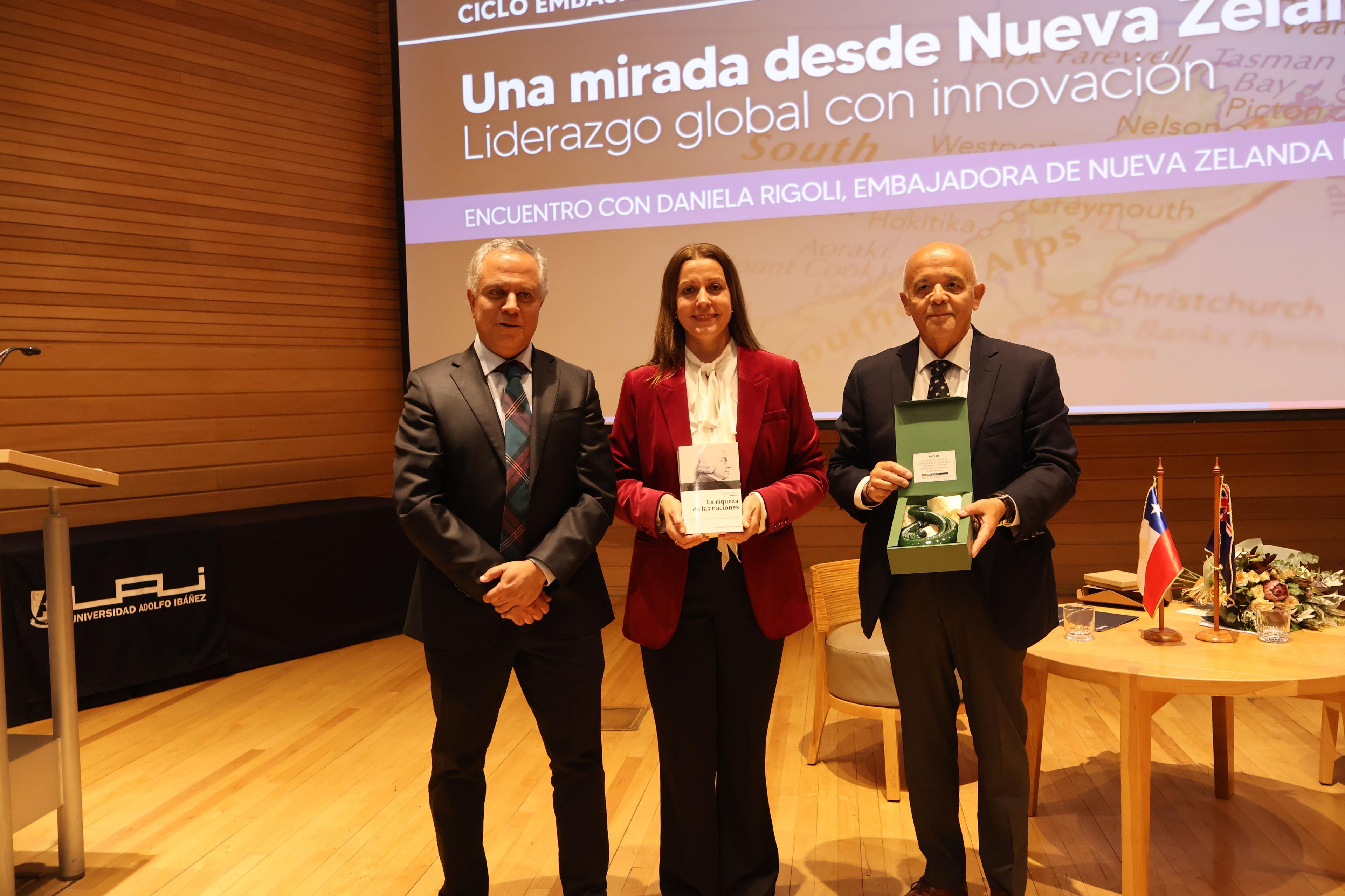 UAI recibe a la Embajadora de Nueva Zelanda en nueva edición del Ciclo de Embajadores 2026
