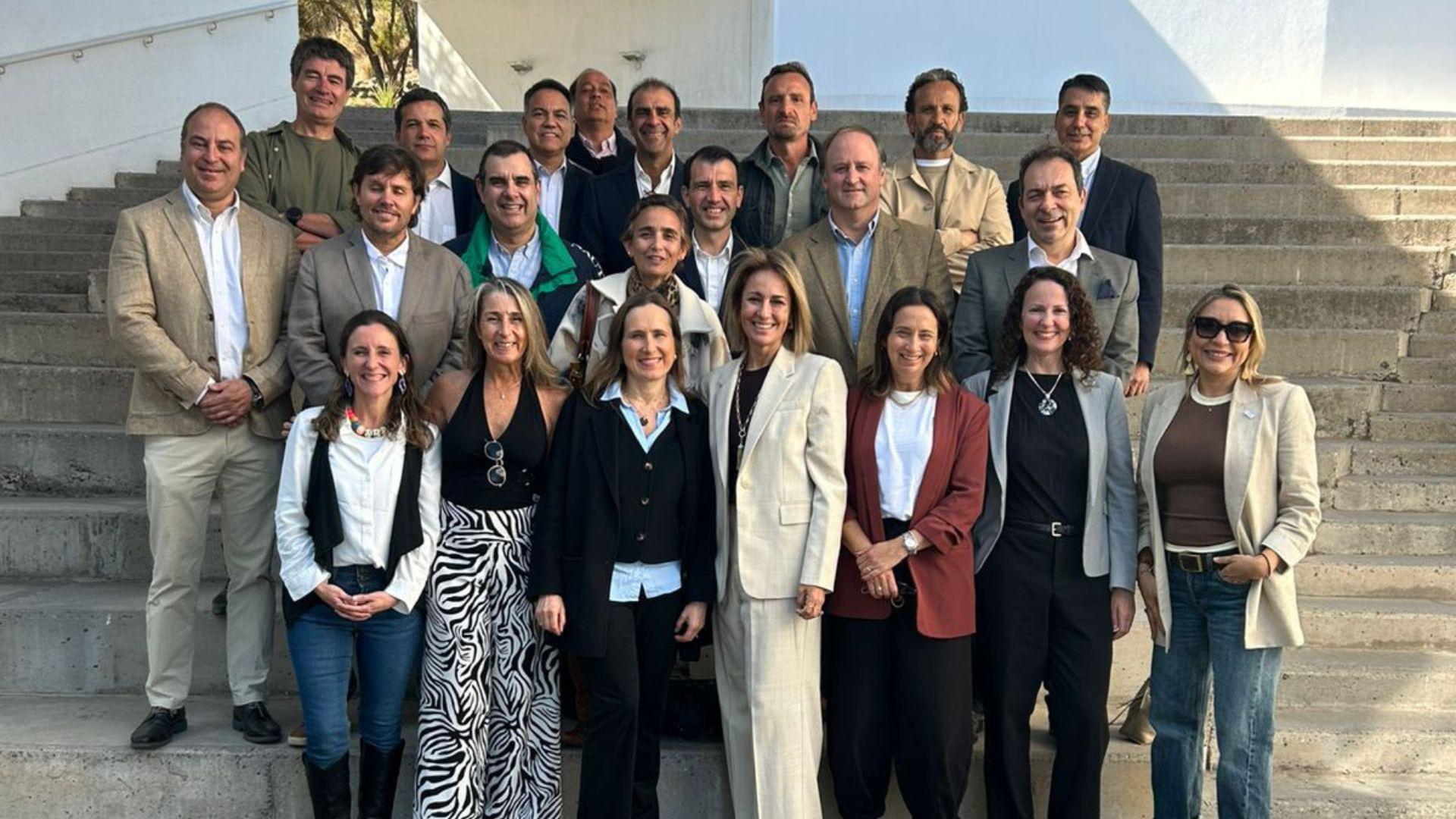Egresados de la generación de 1996 se reunieron en el campus de Peñalolén