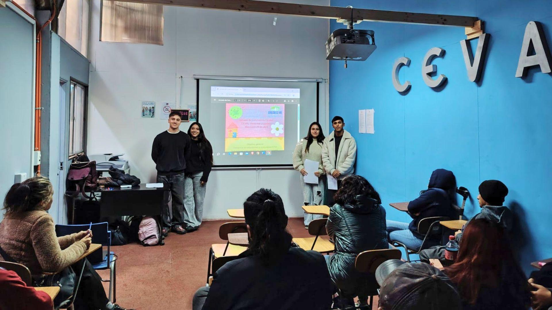 Facultad de Artes Liberales acerca neurociencia y lectura a estudiantes de Valparaíso