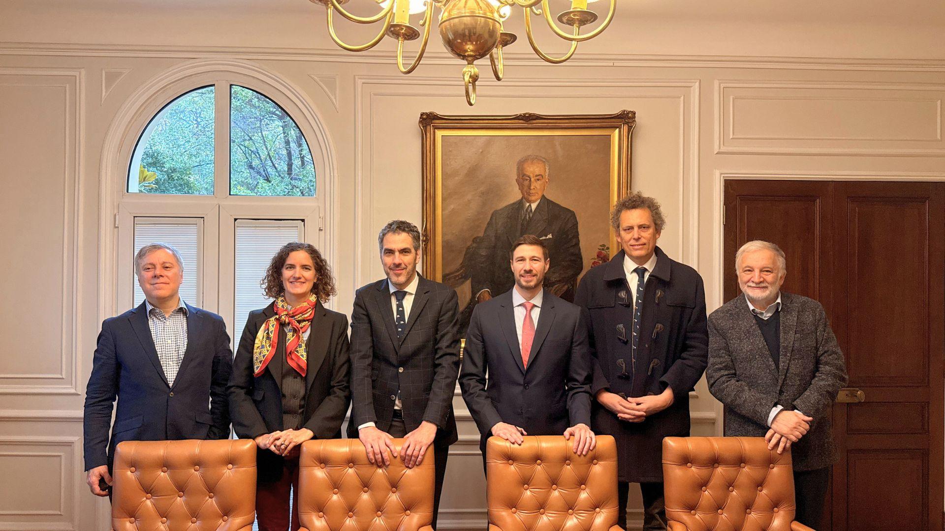 UAI y CNEP se unen para impulsar la investigación aplicada en regulación y productividad