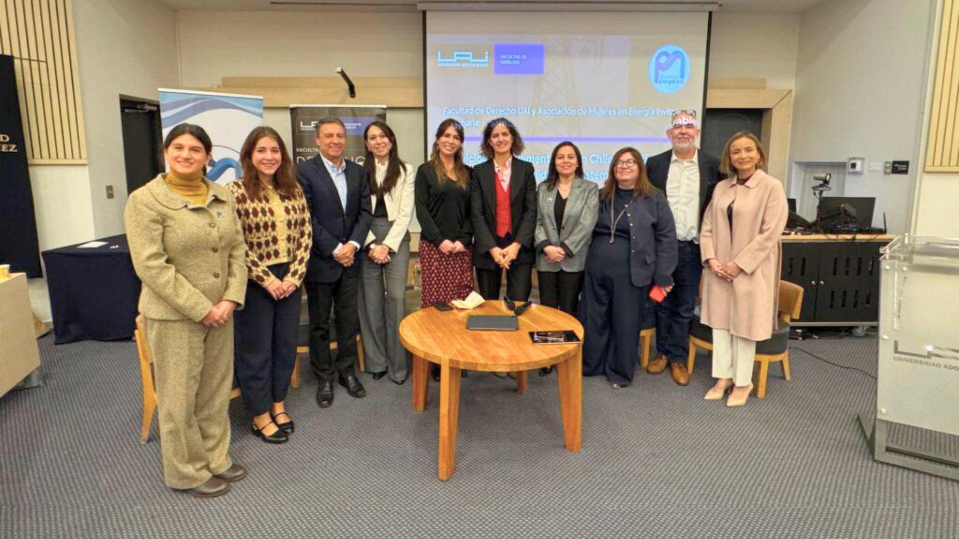 Facultad de Derecho UAI y AME analizan desafíos del sistema eléctrico ante la transición energética