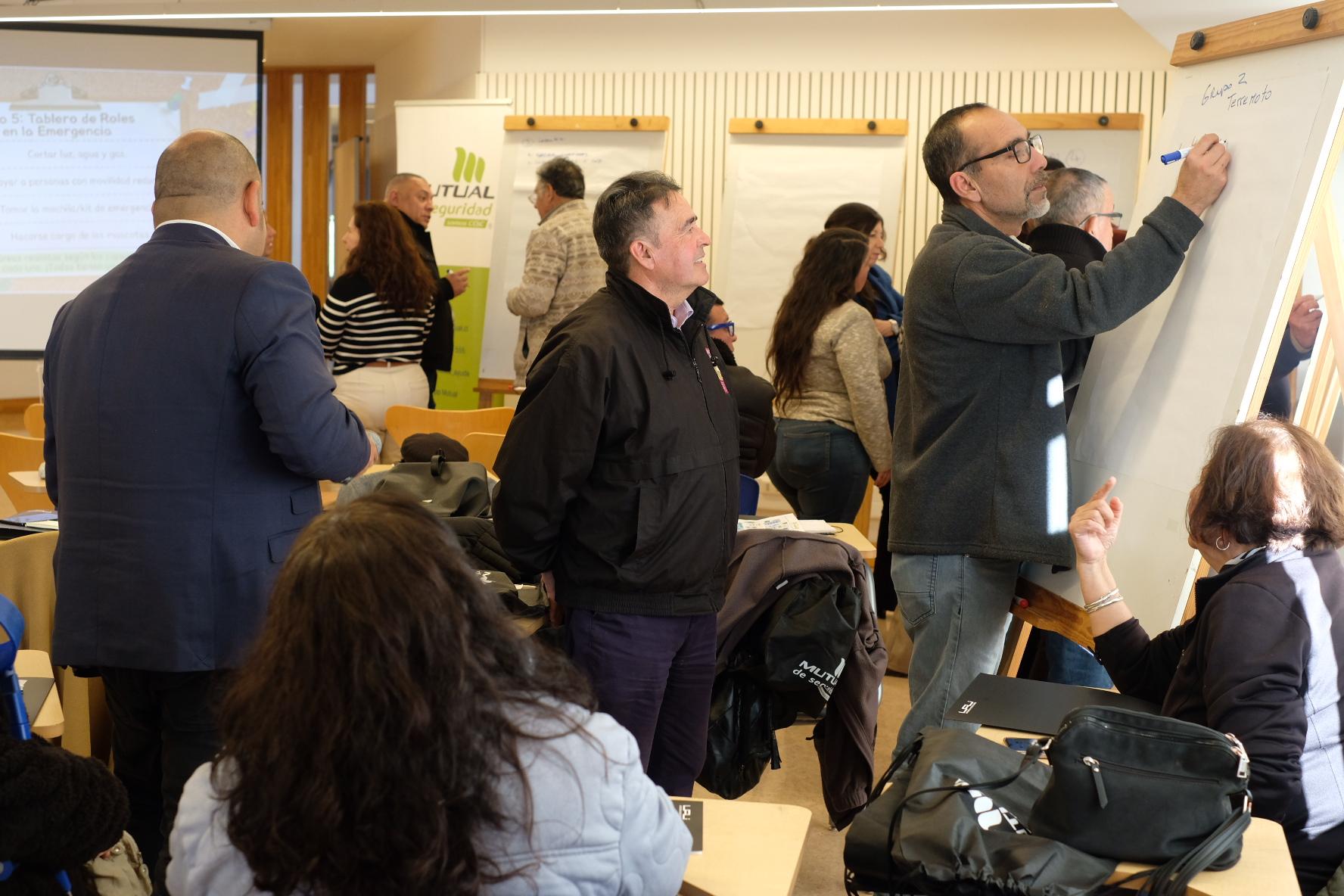 El CIL UAI forma a dirigentes comunitarios en prevención y liderazgo ante emergencias