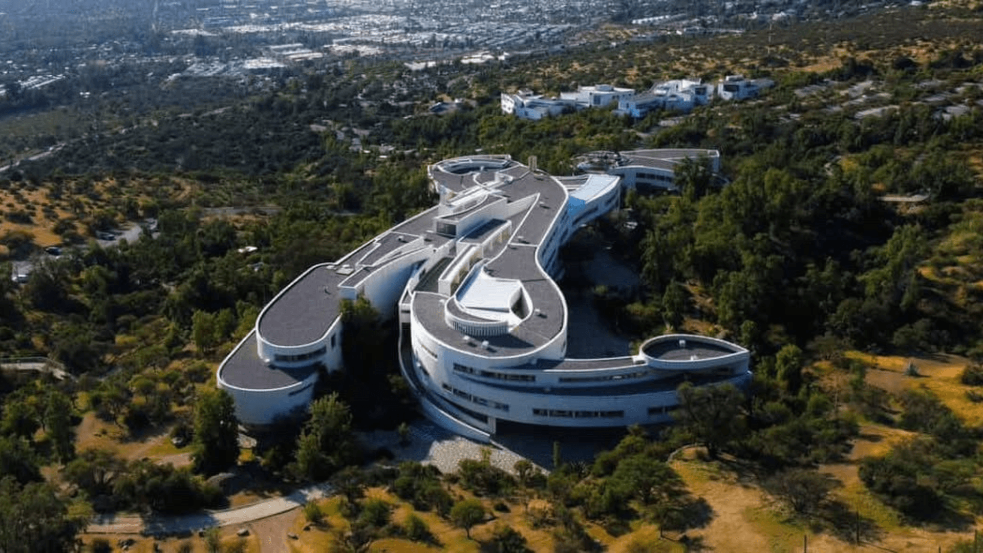 UAI se mantiene entre las cuatro mejores universidades de Chile en QS World University Rankings 2027