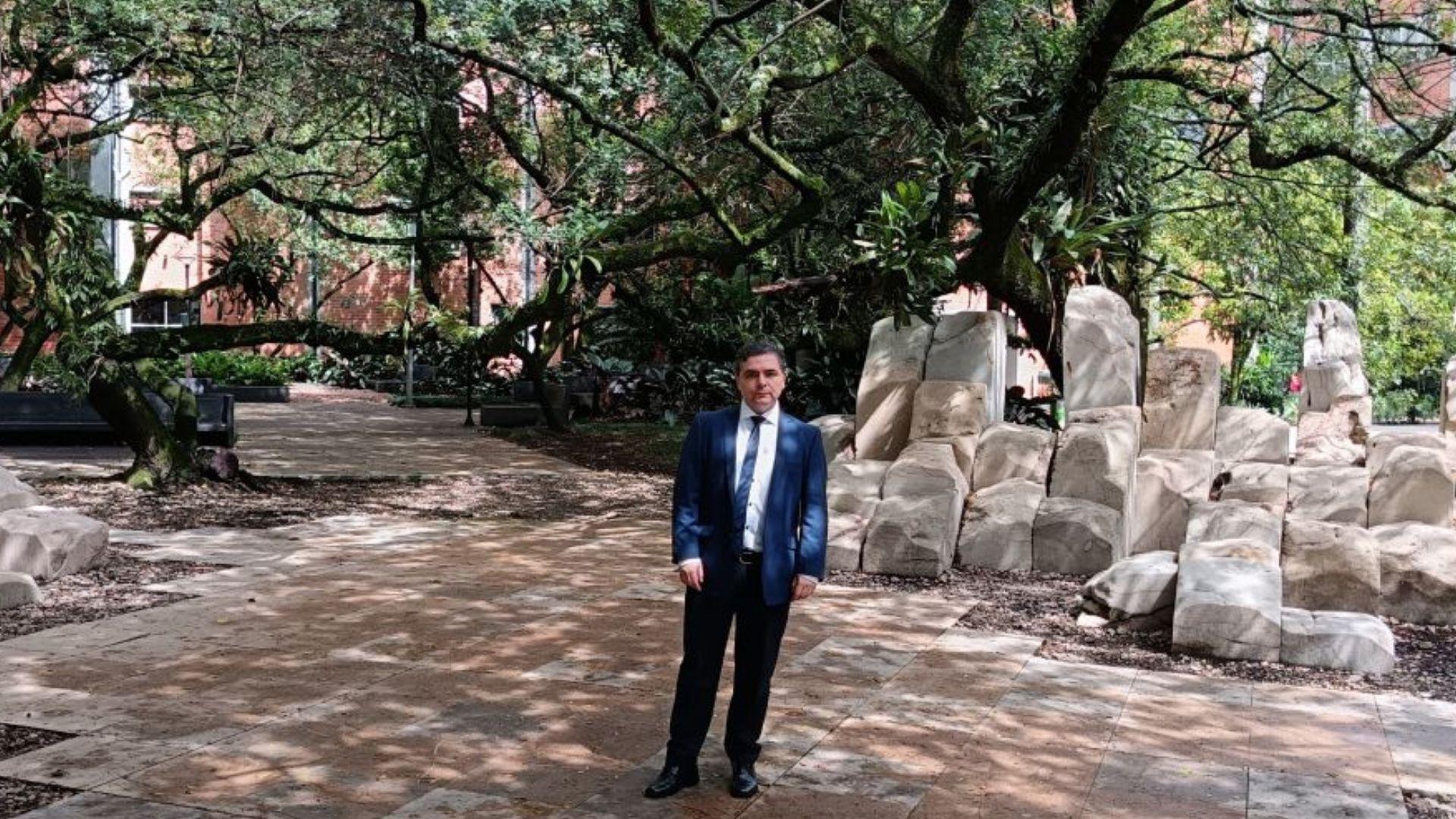 Esteban Pereira es nombrado profesor afiliado de la Universidad EAFIT en Colombia