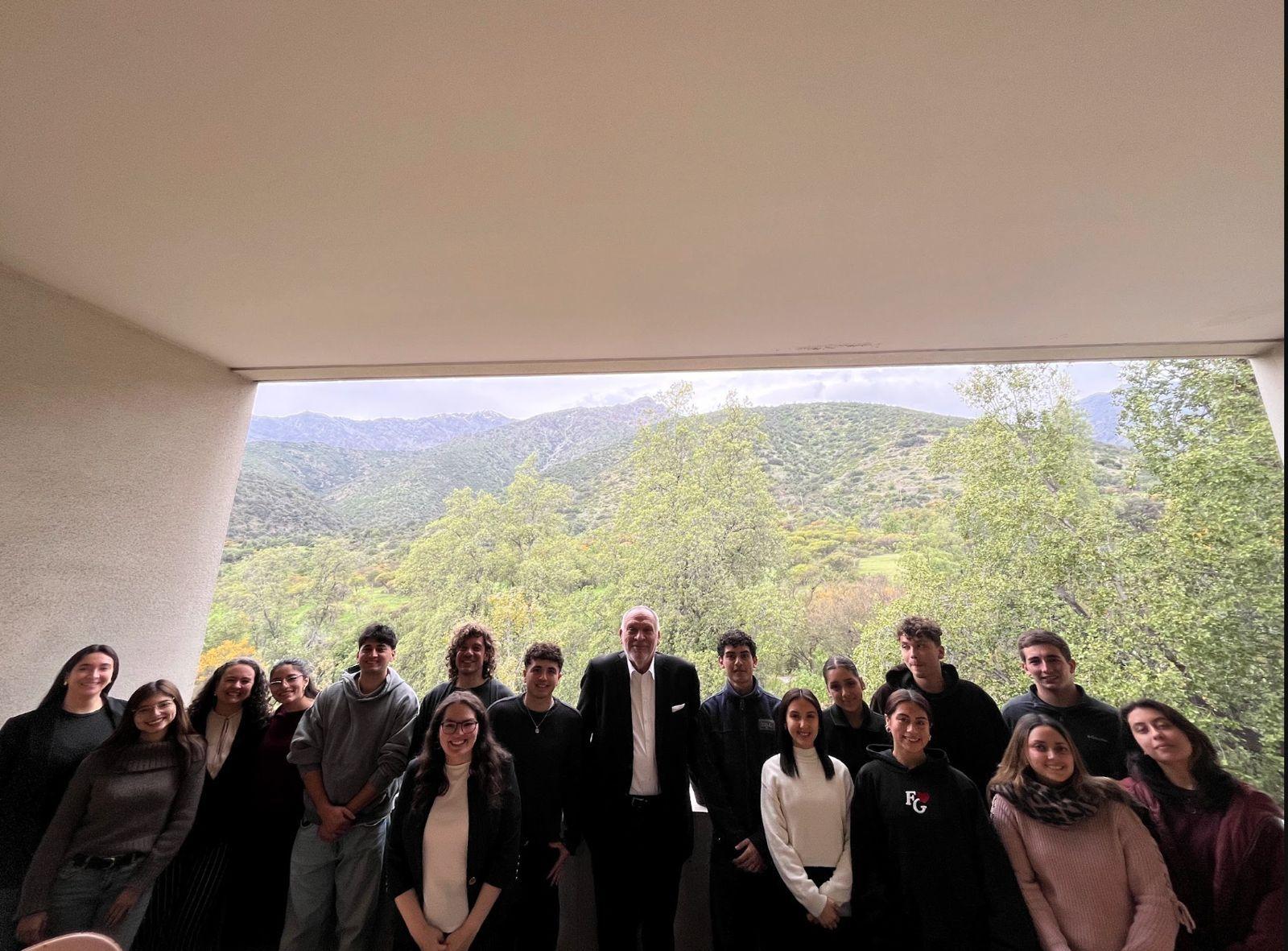 LeadLab dialoga con referente internacional sobre paz, diálogo y liderazgo