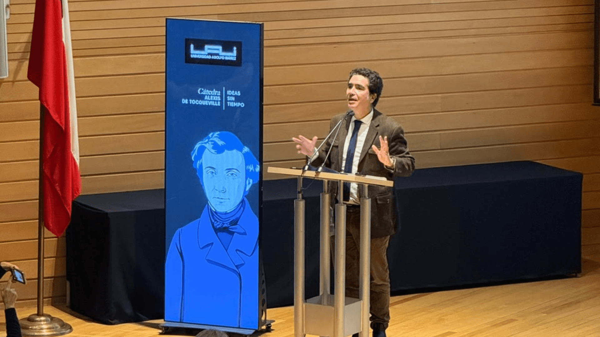 Ignacio Briones aborda el pensamiento de Alexis de Tocqueville en la UAI