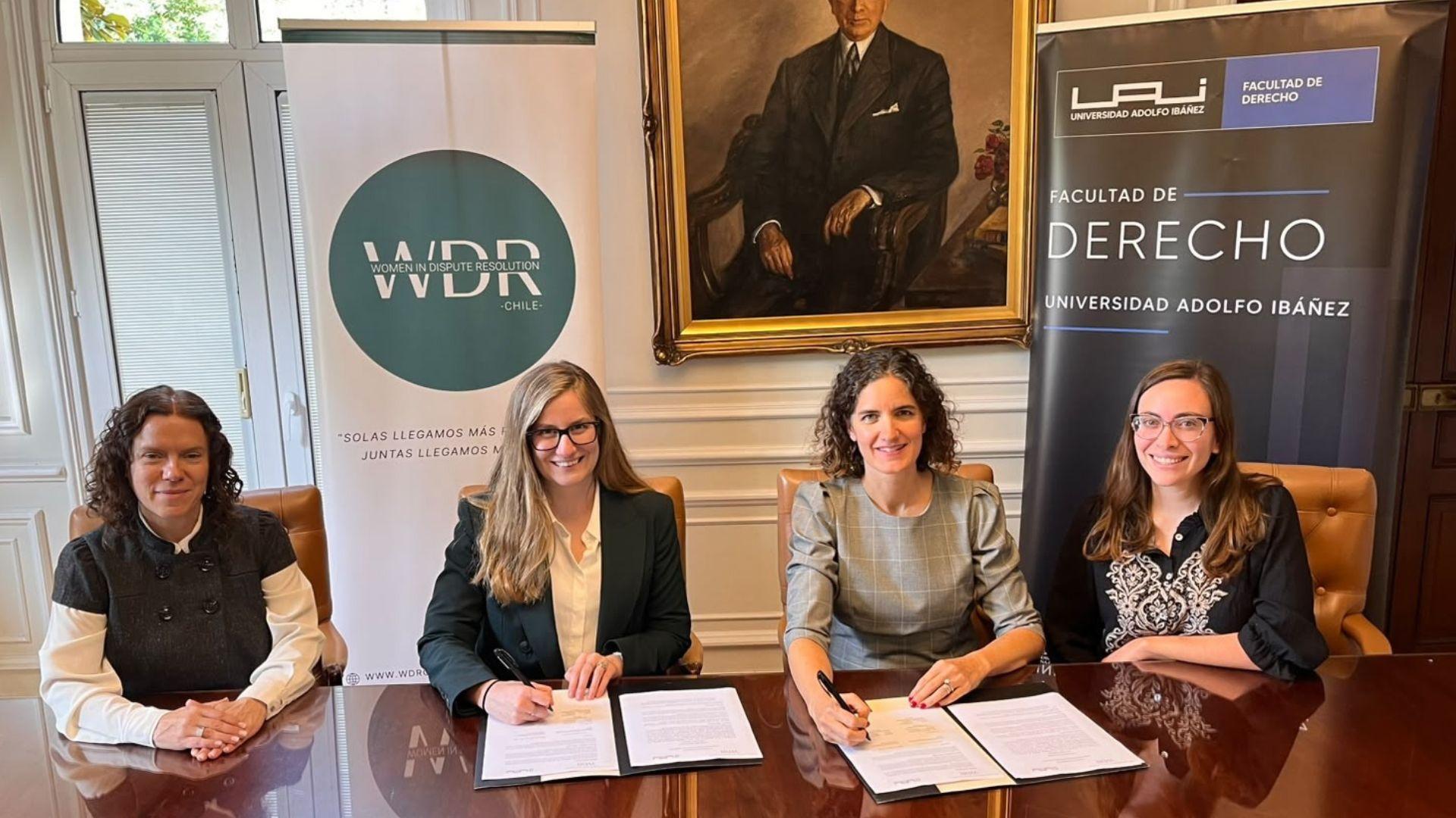 Derecho UAI y WDR Chile firman convenio para promover la participación de mujeres en litigios