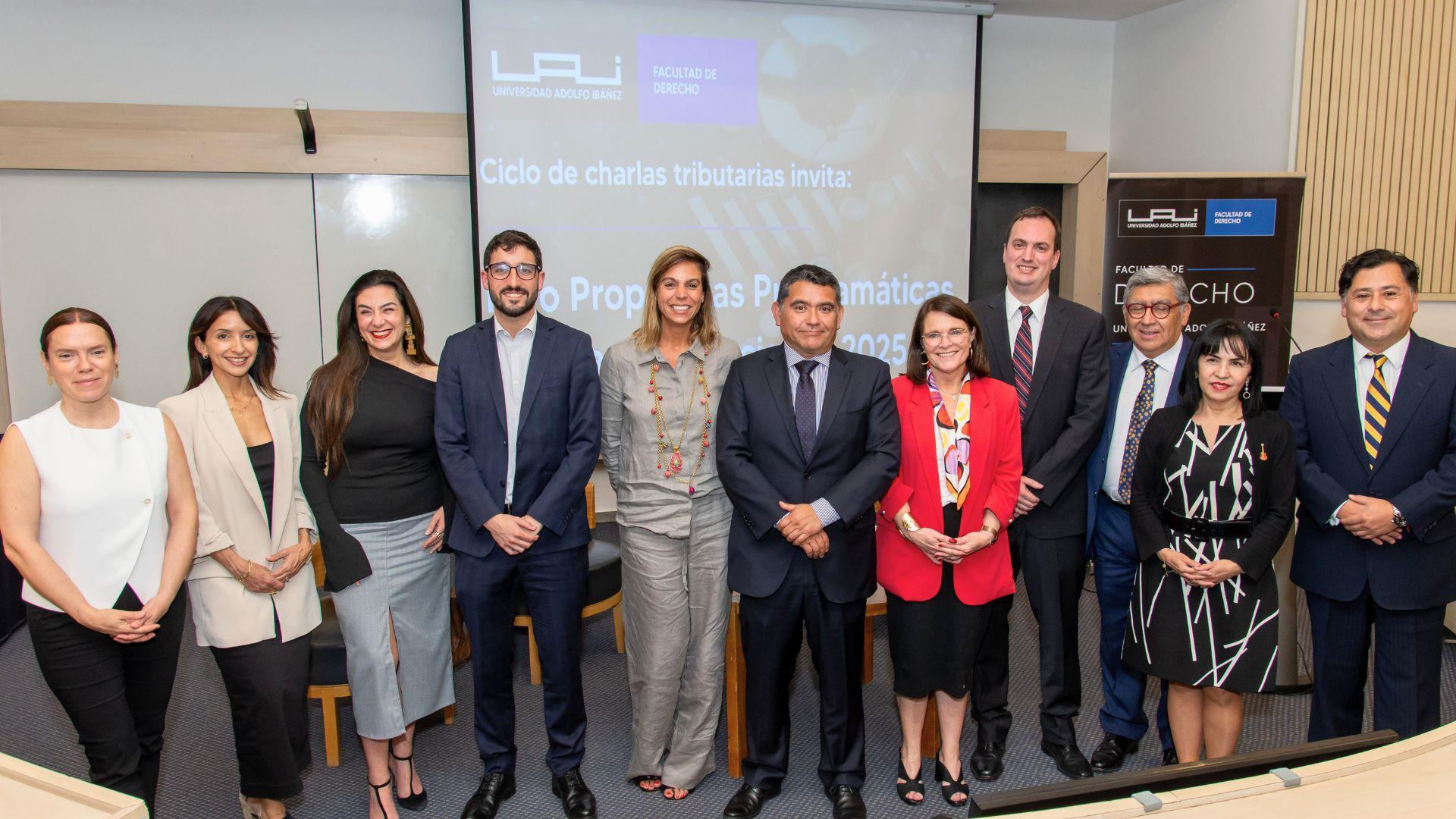 Candidaturas presidenciales presentaron sus propuestas tributarias en la UAI Candidaturas presidenciales presentaron sus propuestas tributarias en la UAI