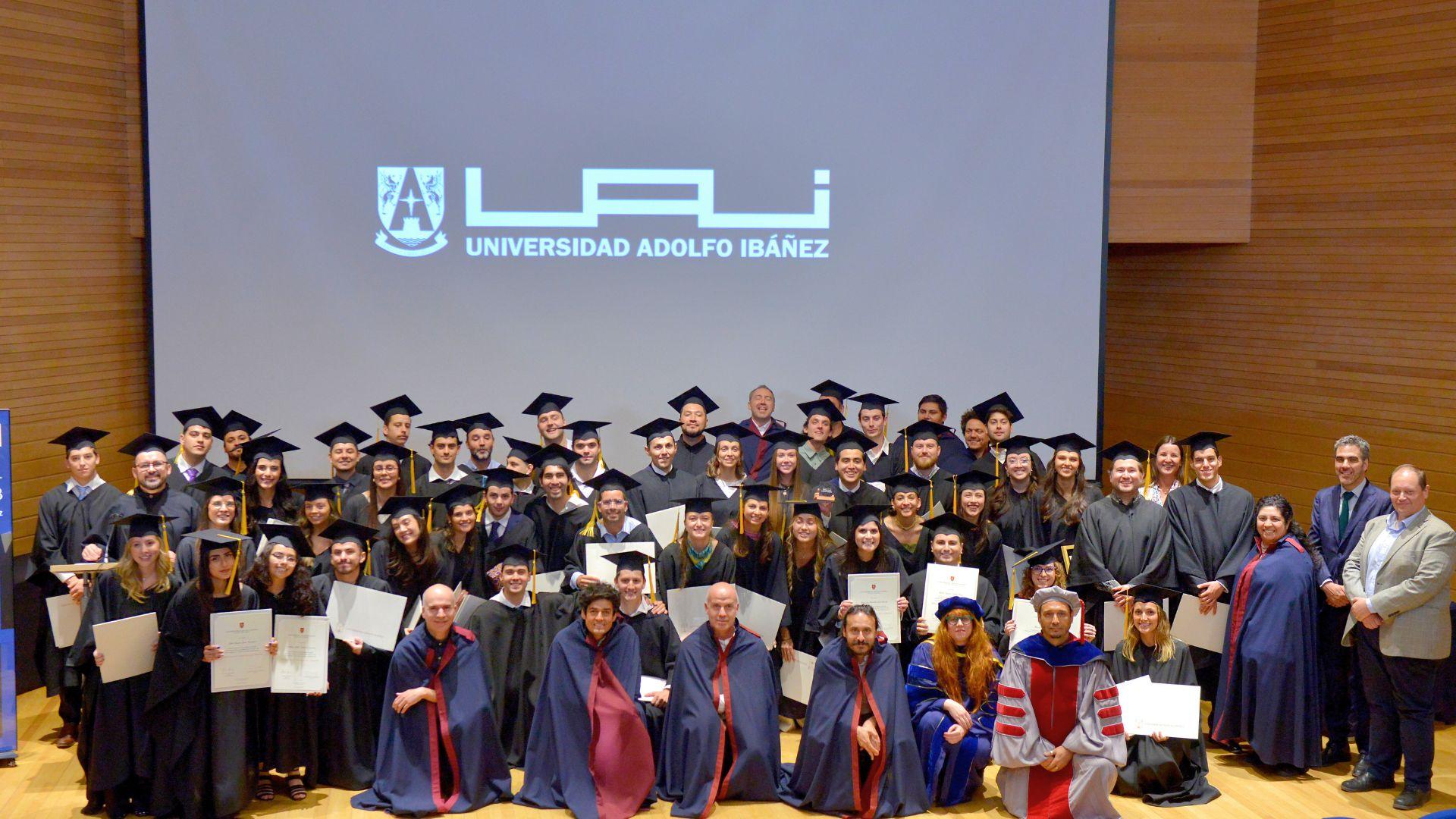 Design Lab UAI celebró la titulación de 65 estudiantes de pregrado y postgrado Design Lab UAI celebró la titulación de 65 estudiantes de pregrado y postgrado