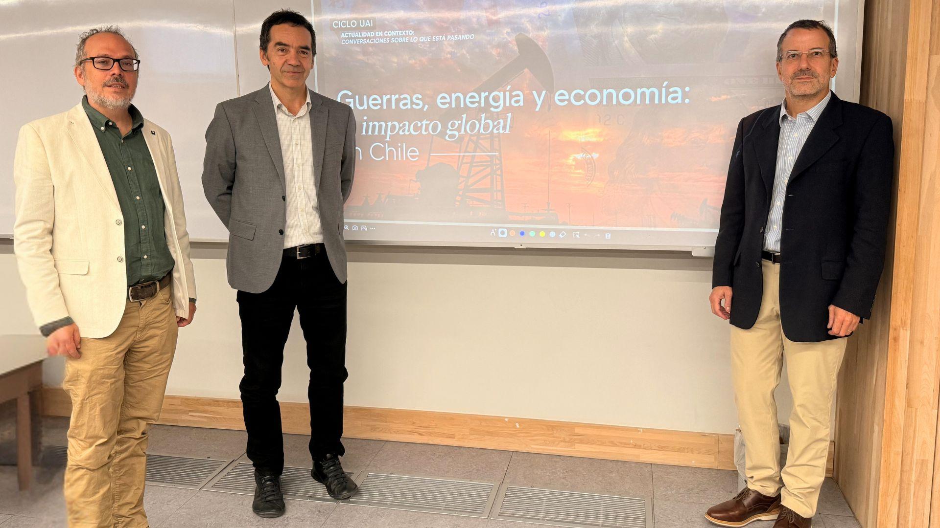 Académicos UAI analizan cómo las tensiones globales afectan a Chile desde la historia y la economía Académicos UAI analizan cómo las tensiones globales afectan a Chile desde la historia y la economía