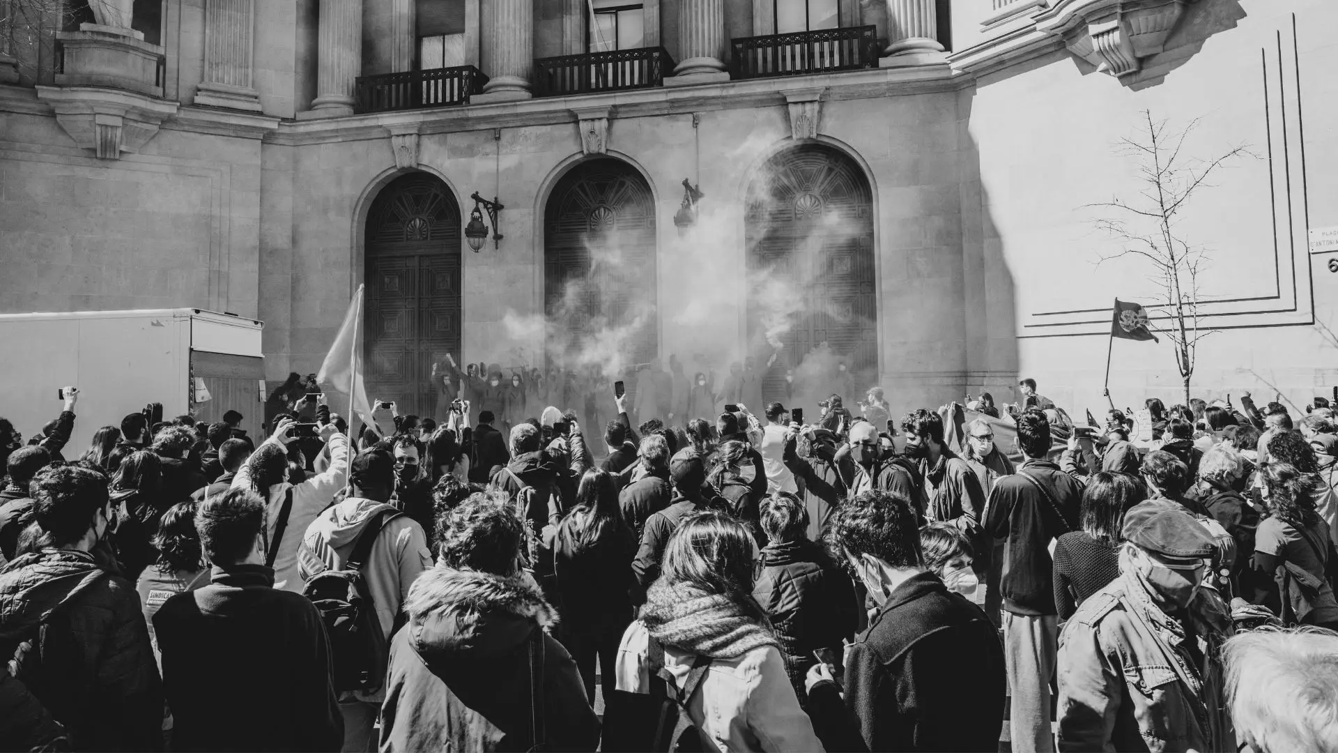 La revolución teológico-biopolítica: crear, organizar, gobernar la realidad