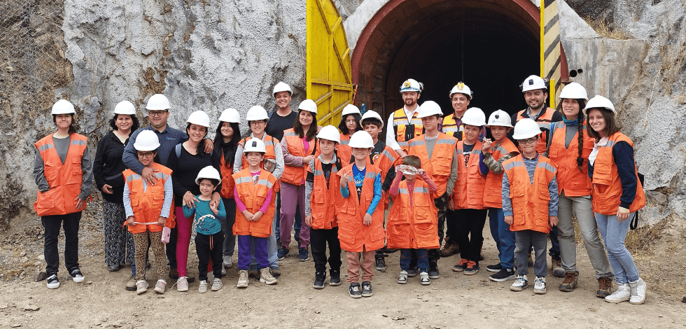 Escuela Mina Planta Chancón recibe visita de Fundación Factor Isacar Foto para Escuela Mina Planta Chancón recibe visita de Fundación Factor Isacar