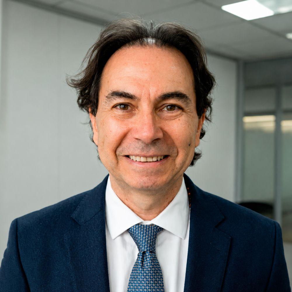 Foto de Oscar López