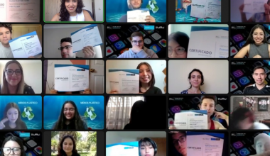 Escolares de todo Chile crean aplicaciones guiados por estudiantes de Ingeniería UAI